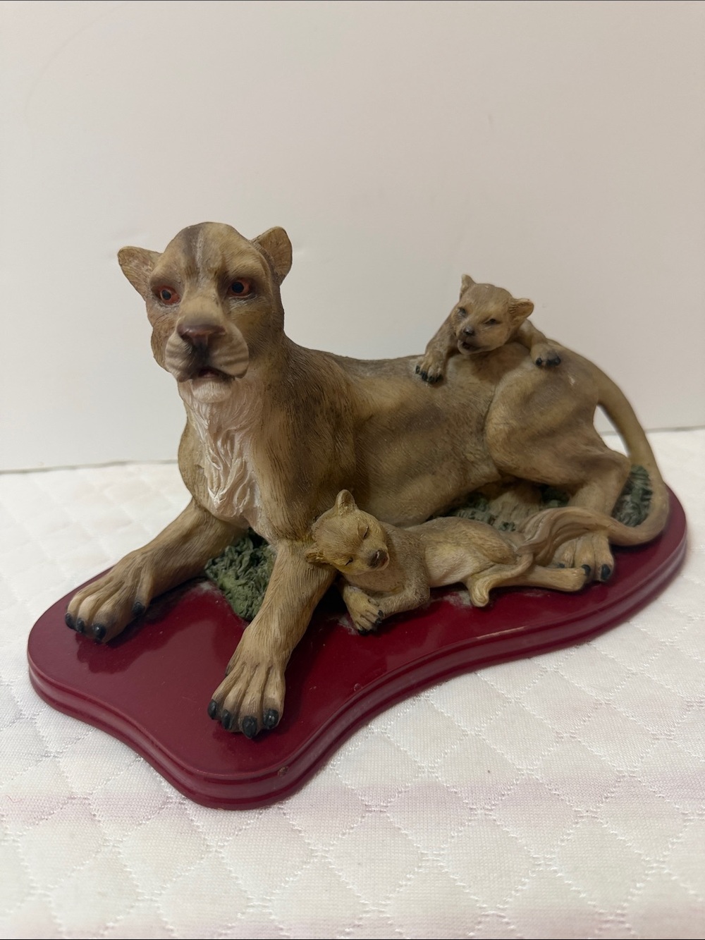 Vintage 1992 Mercuries Hand-Painted Brown Lioness Figurine with Cubs